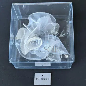 도쿄 소와르 PETITSOIR 화이트/실버 코사지 브로치