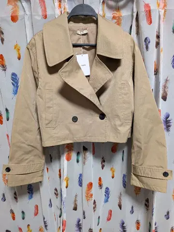 새상품 택 포함 mystic 크롭 테일러드 자켓 베이지