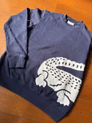 새상품급 라코스테 크로커다일 프린트 맨투맨 S