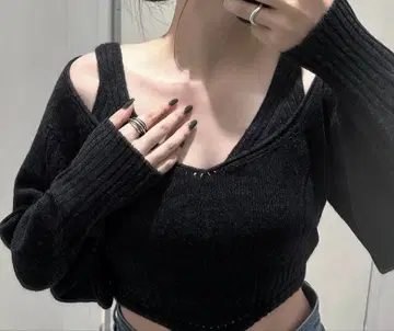 유니클로 마메쿠로구치 3D 리브 니트 브라 + 3D 볼륨 슬리브 스웨터