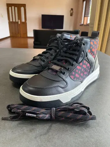 [레어] BOSS x KHABY 스니커즈 그라데이션 모노그램