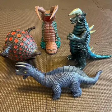 [돌아온 울트라맨 괴수] 4체 세트