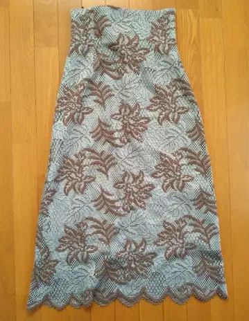 새상품급 릴리 브라운 꽃무늬 레이스 A라인 스커트 사이즈 1