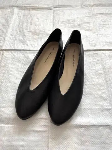 URBAN RESEARCH DOORS V컷 펌프스