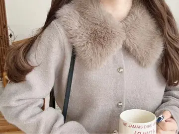 새상품 인조 모피 포함 골드 버튼 니트 가디건 M