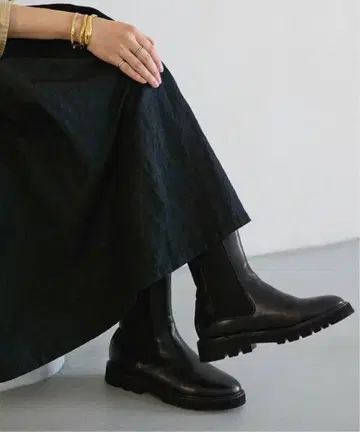 슬로브 이에나 사이드 고어 부츠 블랙