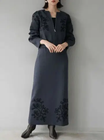 미사용 그레이 자수 니트 셋업