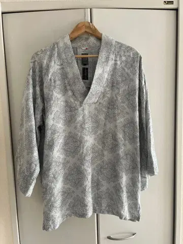 SOUSOU 타카시마지치 L 티셔츠 V넥