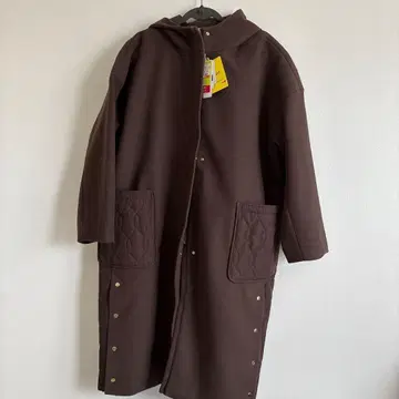 브라운 롱 코트 퀼팅 포켓 부착