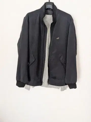 크로커다일 블랙 점퍼와 그레이 스웨터 세트 M 사이즈