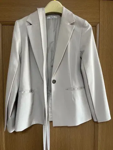 스나이델 자켓 슬릿 라이트 베이지 테일러드 자켓 사이즈 0