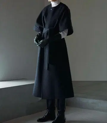 LOEFF 네이비 숏 슬리브 코트