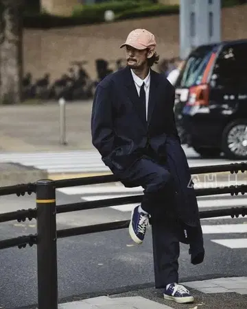 SEPARATE BATH & TOILET A.H 수트 셋업