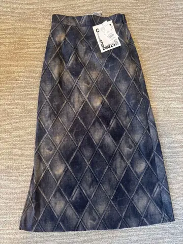 [ 미사용 ] CTBRZ 다이아몬드 패턴 롱 스커트