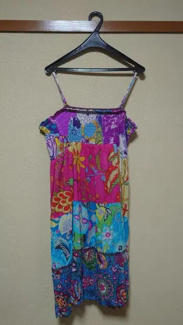 Nisha Collection 슬리브리스 무릎 기장 원피스