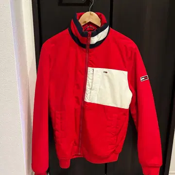 TOMMY JEANS 레드 자켓