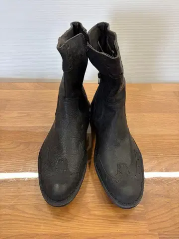 CAUSE 가죽 지퍼 부츠 사이즈 42