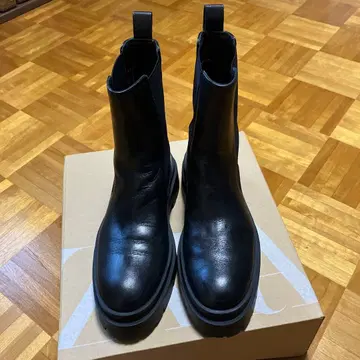 ZARA 사이드 고어 가죽 부츠