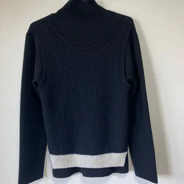 soduk 도킹 하이넥 니트 블랙