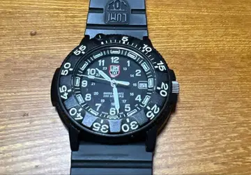 루미녹스 네이비씰 V3 블랙 손목시계 작동 중 새상품급