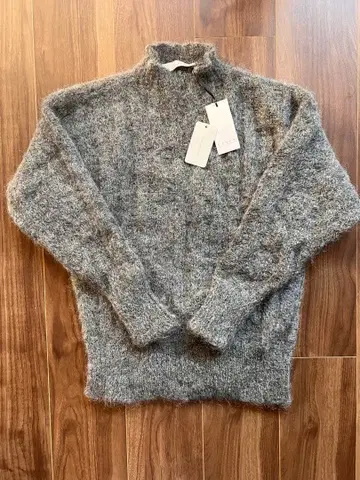 미사용 택 포함 타트라스 Fluid 니트