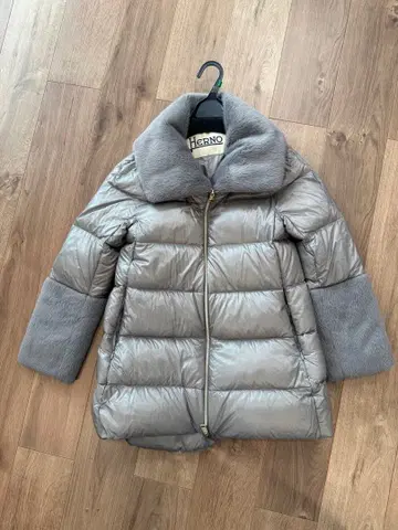 Herno 그레이 다운 자켓 퍼 카라 부착