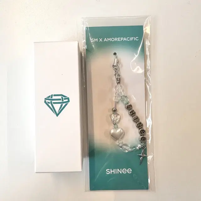 샤팅밤 샤이니 응원봉 립밤 키링 포함