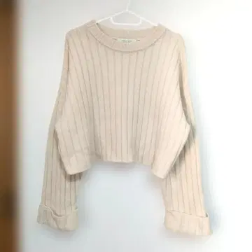 PUBLIC TOKYO 크롭 스웨터