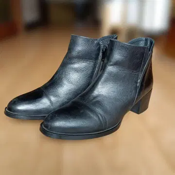 천연 가죽 블랙 레더 숏부츠 스페인산