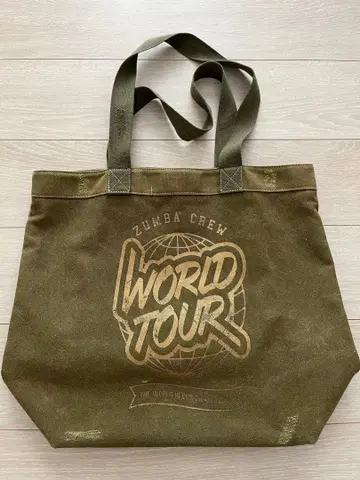 Zumba World Tour 토트백 올리브 그린