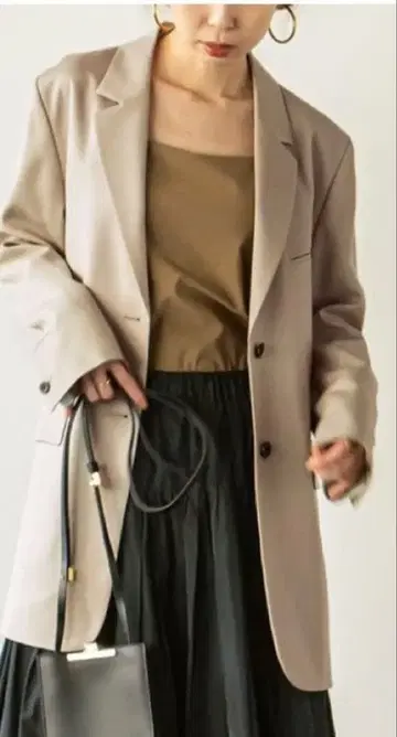 NOBLE 베이지 테일러드 자켓