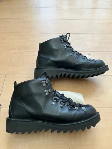 립 밑창 커스텀 대너 마운틴 라이트 GORE-TEX vibram