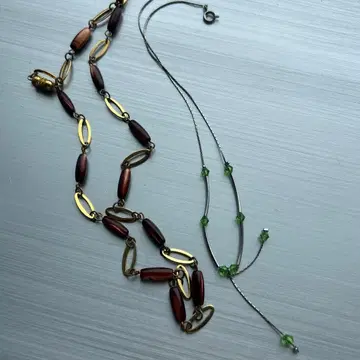 적갈색과 금색 목걸이 2개 세트