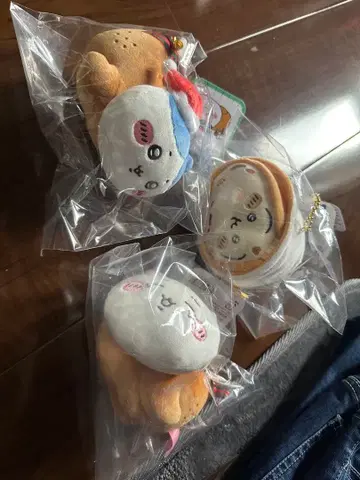 치이카와 (먼작귀) 먹지 못한 슈톨렌 마스코트 토끼 치킨이 되어버렸다