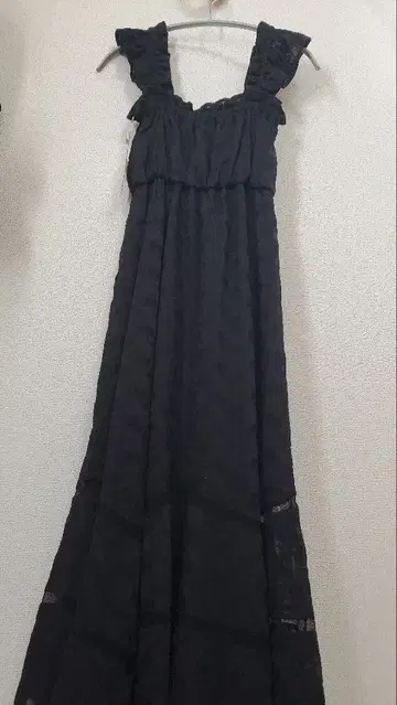 프릴 블랙 롱 원피스