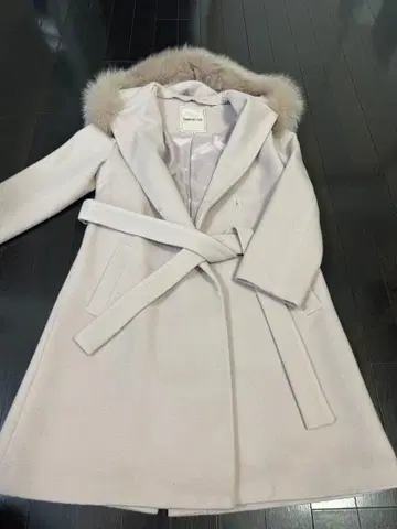 새상품급 Apuweiser-riche 퍼 포함 롱 코트 사이즈 1