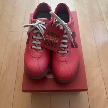 택 포함 새상품 하자 있음 캠퍼 가죽 스니커즈 37 23.5
