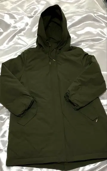 23구 밀리터리 테이스트 다운 코트 카키 사이즈 46