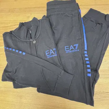 EA7 엠포리오 아르마니 블랙 맨투맨 셋업