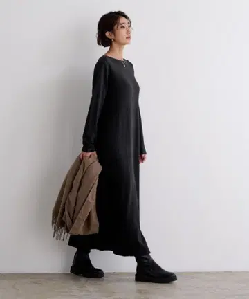 유어스 보트넥 롱 니트 원피스