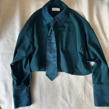 HARE 이소자이 넥타이 셔츠 그린