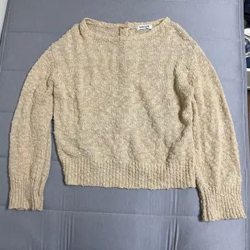 베이지 크루넥 니트 긴팔