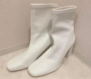 버쉬카 화이트 부츠