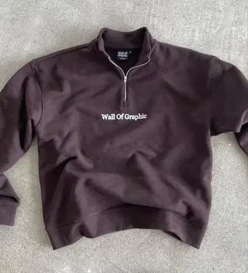 Wall Of Graphic 하프 지퍼 맨투맨 M
