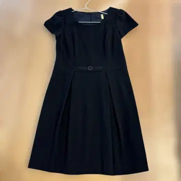 UNTITLED 블랙 A라인 원피스 사이즈 3 겨울용