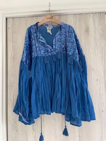 INDIA IS BEAUTIFUL 블라우스 풀오버 저널