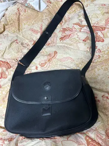 블랙 메신저 백