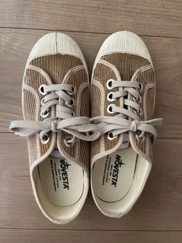 새상품급 / NOVESTA / 스니커즈