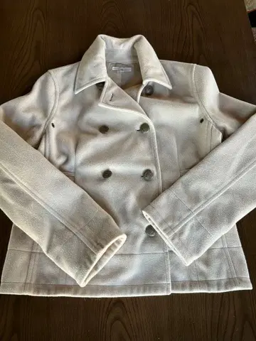 화이트 더블 브레스트 피 코트