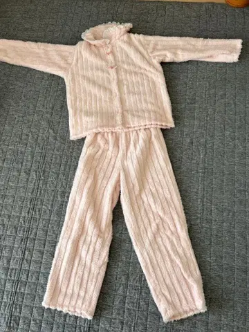 리본 포함 쉬폰 프릴 옷깃 프론트 오픈 극세사 파자마